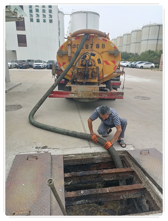 阿克塞隔油池清掏