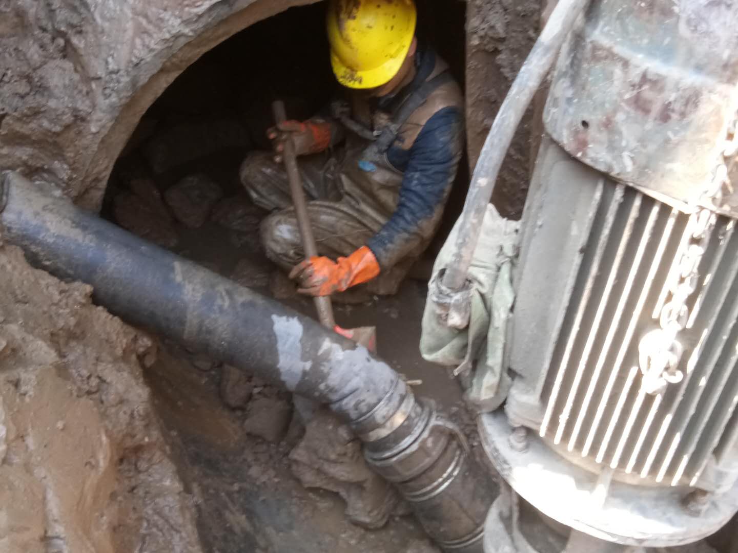 阿克塞管道清淤