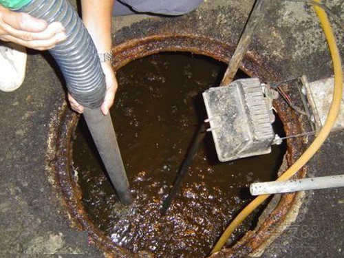 阿克塞隔油池清理